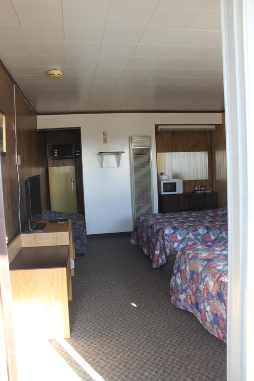 Raval Paradise Motel And Rv Park Youngstown Buitenkant foto