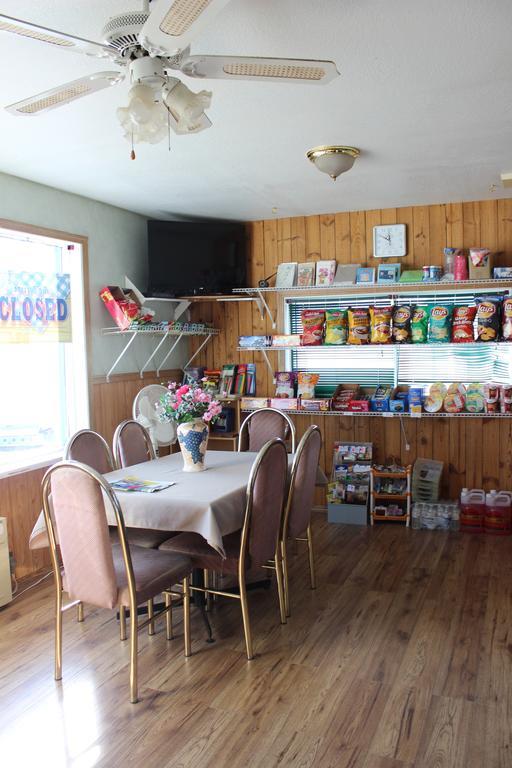Raval Paradise Motel And Rv Park Youngstown Buitenkant foto