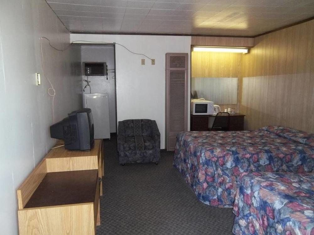 Raval Paradise Motel And Rv Park Youngstown Buitenkant foto