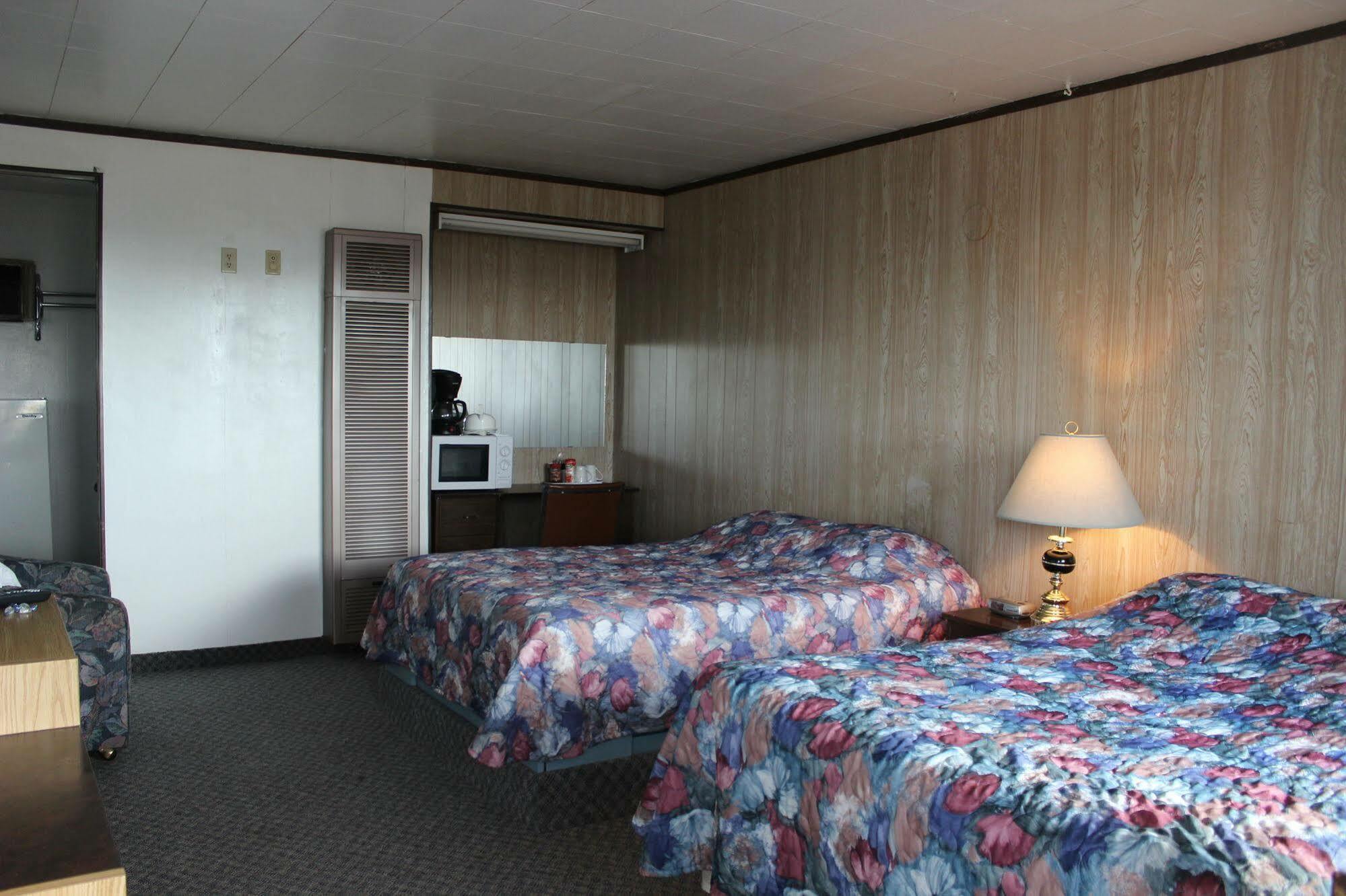 Raval Paradise Motel And Rv Park Youngstown Buitenkant foto